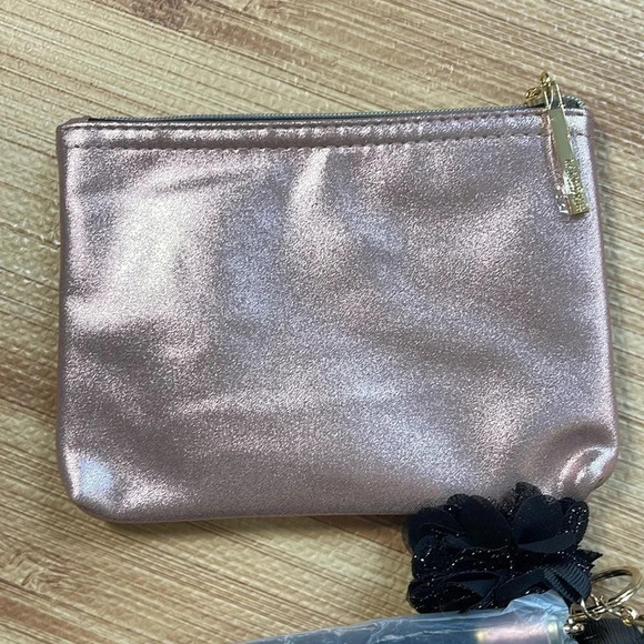 Lacome Paris Large Round Black Cosmetic Travel Bag - Picture 5 of 5